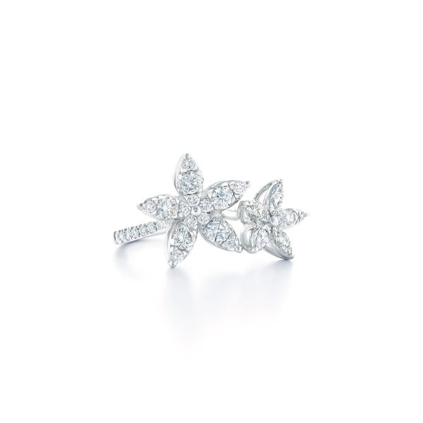 KWIAT Sunburst Flower Diamond Ring R-13586-0-DIA-18KW For Sale